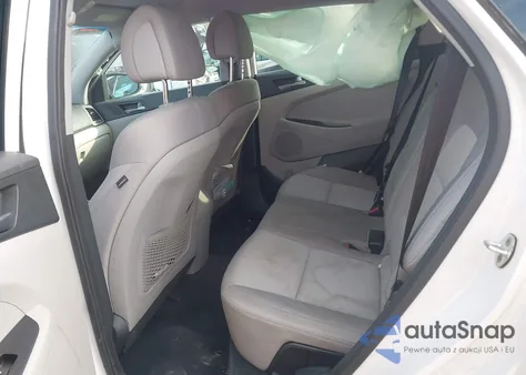 2016 Hyundai Tucson Se z USA, uszkodzony, nr VIN KM8J33A43GU195895